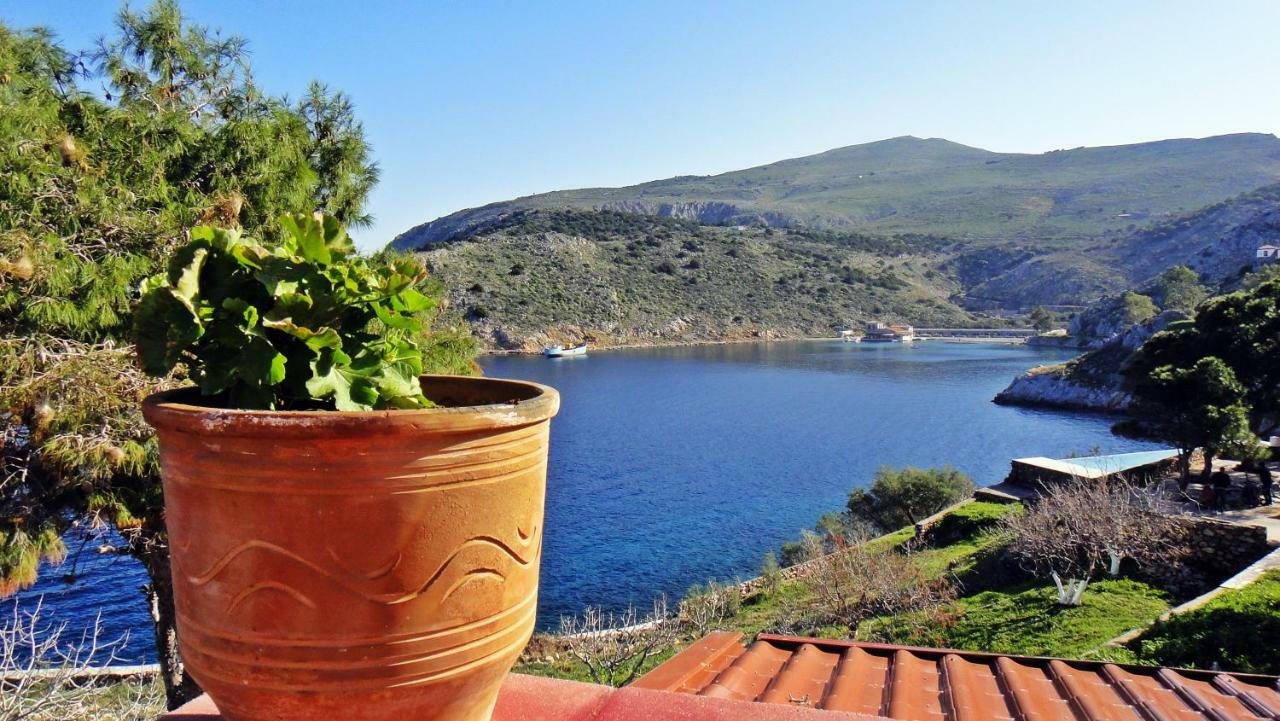Tramontana Villa Hydra  Exterior photo